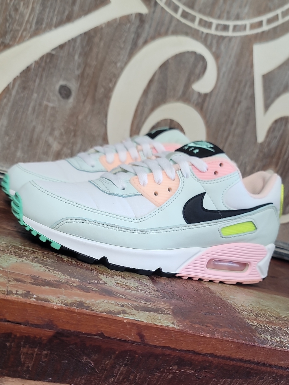 🔥🔥 Nike Wmns Air Max 90 'Easter' Wmns 8 Good/like New. Fast Shipping - Picture 2 of 16